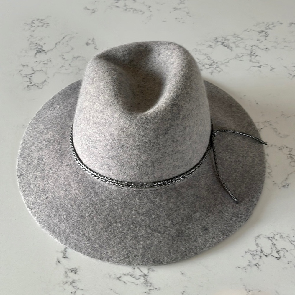 Gap 100% wool gray color woman’s fedora hat - Picture 2 of 12